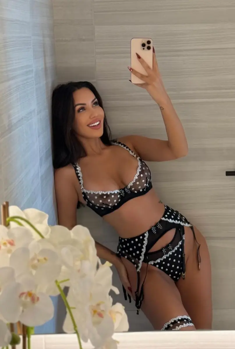 Эмира эскорт в городе Москва