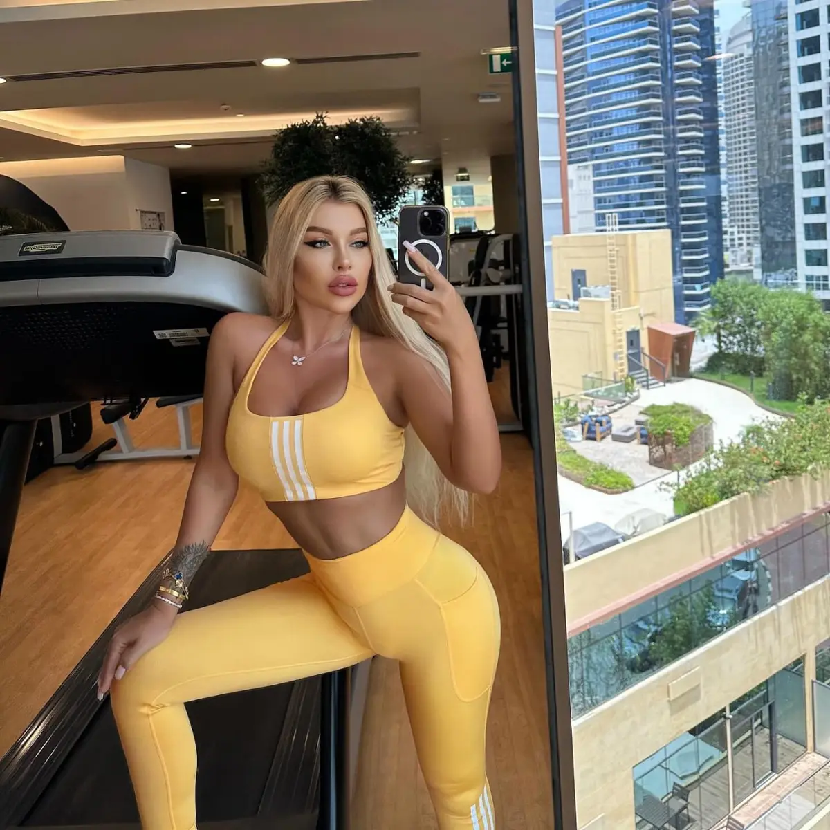 Искра эскорт в городе Москва