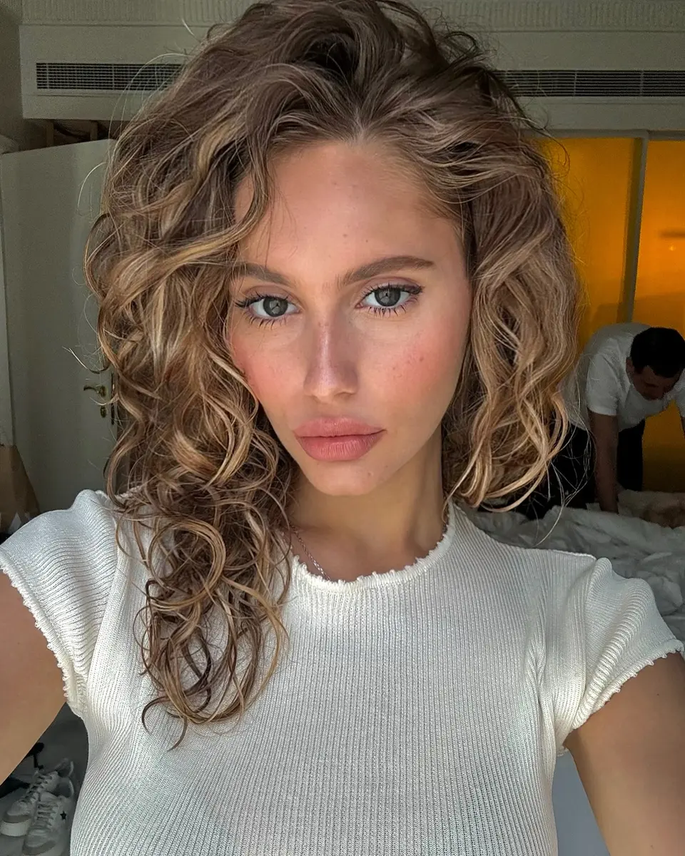 Милана эскорт в городе Москва